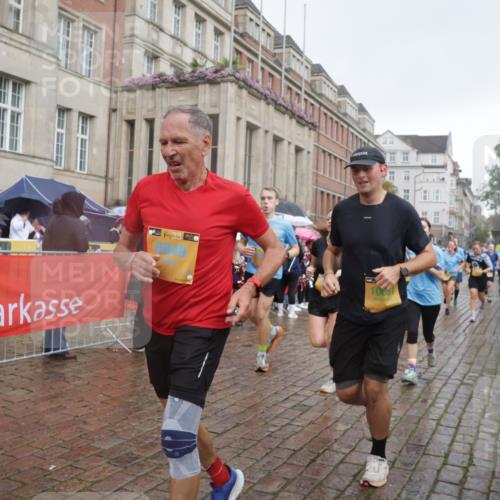13.09.2026 - Kiel Lauf Yannick Fuchs http://msf.ph/oto/10416292 13.09.2026 10:48:15 Ziel 199, 960, 1595, 1644, 2001, 2097, 2253, 2712, 3738, 4553, 4720, 4736, 4896, 5116, 5447, 6000, 6760, 7212, 7326, 8553, 8737, 9972, 10234, 10265, 10672, 10933, 11005, 11104, 11349, 11383, 11596, 11718, 12263, 596, 696, 708, 995, 1059, 1273, 1586, 2625, 3012, 3014, 3682, 3715, 4425, 4583, 4713, 5240, 5747, 6036, 6384, 6418, 6507, 6778, 6904, 6949, 6967, 7001, 7104, 7668, 8387, 9076, 9915, 10634, 10651, 11705, 11724, 12593, 473, 854, 1161, 1322, 1564 meine-sportfotos.de
