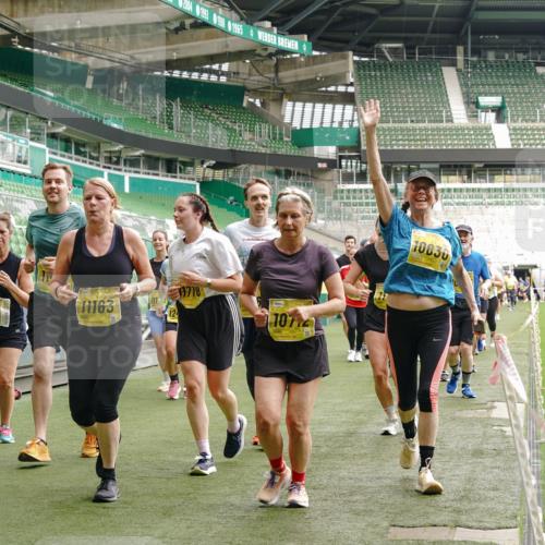 13.09.2026 - 21. swb-Marathon Bremen Michael Burmester http://msf.ph/oto/10416311 13.09.2026 10:42:08 Laufen im Stadion 10148, 10155, 10163, 10247, 10303, 10313, 10330, 10354, 10361, 10362, 10395, 10396, 10399, 10414, 10419, 10422, 10461, 10462, 10483, 10490, 10491, 10519, 10527, 10545, 10546, 10547, 10557, 10586, 10611, 10644, 10665, 10694, 10705, 10706, 10719, 10722, 10752, 10766, 10768, 10773, 10776, 10784, 10804, 10805, 10854, 10859, 10880, 10889, 10909, 10963, 10977, 11026, 11027, 11041, 11043, 11048, 11078, 11084, 11085, 11090, 11097, 11098, 11140, 11173, 11192 meine-sportfotos.de
