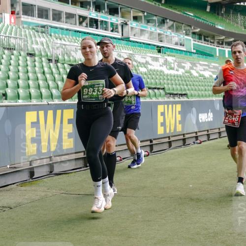 13.09.2026 - 21. swb-Marathon Bremen Michael Burmester http://msf.ph/oto/10416318 13.09.2026 12:58:21 Laufen im Stadion 141, 148, 191, 226, 334, 511, 672, 776, 789, 790, 909, 972, 1010, 1119, 1191, 1199, 1254, 1281, 1535, 1642, 1647, 1752, 1809, 1881, 1900, 1931, 1933, 2046, 2051, 2075, 2210, 2324, 2343, 2367, 2371, 2397, 2402, 2423, 2425, 2493, 2577, 2640, 2771, 2807, 2827, 2885, 2903, 2904, 2979, 3021, 3051, 3078, 3098, 3120, 3138, 3148, 3182, 3186, 3233, 3319, 3338, 3435, 3450, 3514, 3534, 3560, 3634, 3655, 3685, 3690, 3695, 3760, 3866, 3933, 3934, 3939, 4101, 4316, 4319, 205 meine-sportfotos.de