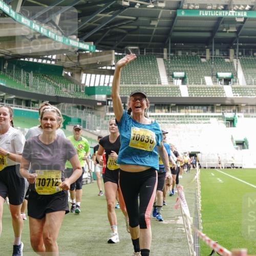 13.09.2026 - 21. swb-Marathon Bremen Michael Burmester http://msf.ph/oto/10416324 13.09.2026 10:42:09 Laufen im Stadion 10148, 10155, 10163, 10247, 10303, 10313, 10330, 10354, 10361, 10362, 10395, 10396, 10399, 10414, 10419, 10422, 10461, 10462, 10483, 10490, 10491, 10519, 10527, 10545, 10546, 10547, 10557, 10586, 10611, 10644, 10665, 10694, 10705, 10706, 10719, 10722, 10752, 10766, 10768, 10773, 10776, 10784, 10804, 10805, 10854, 10859, 10880, 10889, 10909, 10963, 10977, 11026, 11027, 11041, 11043, 11048, 11078, 11084, 11085, 11090, 11097, 11098, 11140, 11173, 11192 meine-sportfotos.de