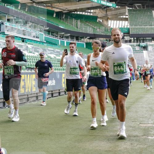 13.09.2026 - 21. swb-Marathon Bremen Michael Burmester http://msf.ph/oto/10416398 13.09.2026 13:19:45 Laufen im Stadion 333, 464, 486, 512, 546, 921, 938, 1066, 1129, 1156, 1409, 1431, 1446, 1506, 1697, 1756, 1765, 1815, 1916, 2010, 2028, 2064, 2137, 2224, 2240, 2294, 2315, 2349, 2453, 2501, 2533, 2557, 2563, 2614, 2622, 2626, 2689, 2694, 2695, 2702, 2703, 2722, 2756, 2786, 2843, 2845, 2857, 2879, 2944, 2983, 2999, 3017, 3018, 3031, 3035, 3036, 3037, 3046, 3059, 3072, 3096, 3100, 3116, 3139, 3189, 3198, 3243, 3263, 3264, 3285, 3287, 3310, 3315, 3619, 3879, 4478 meine-sportfotos.de