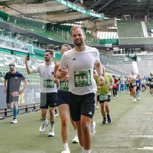 13.09.2026 - 21. swb-Marathon Bremen Michael Burmester http://msf.ph/oto/10416429 13.09.2026 13:19:46 Laufen im Stadion 333, 464, 486, 512, 546, 921, 938, 1066, 1129, 1156, 1409, 1431, 1446, 1506, 1697, 1756, 1765, 1815, 1916, 2010, 2028, 2064, 2137, 2224, 2240, 2294, 2315, 2349, 2453, 2501, 2533, 2557, 2563, 2622, 2626, 2689, 2694, 2695, 2702, 2703, 2722, 2756, 2786, 2843, 2845, 2857, 2879, 2944, 2983, 2999, 3017, 3018, 3031, 3035, 3036, 3037, 3046, 3059, 3072, 3096, 3100, 3116, 3139, 3189, 3198, 3243, 3263, 3264, 3285, 3287, 3310, 3315, 3619, 3879, 4478 meine-sportfotos.de