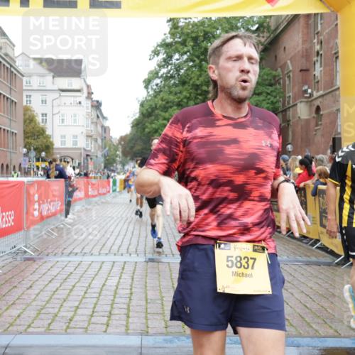 13.09.2026 - Kiel Lauf Yannick Fuchs http://msf.ph/oto/10416533 13.09.2026 09:37:30 Ziel 2417, 4737, 5837, 7050, 7827, 8661, 9696, 10220, 10656, 10778, 12416, 999, 2455, 3174, 3481, 3900, 4737, 7855, 8658, 2057, 2720, 4252, 4790, 9518 meine-sportfotos.de