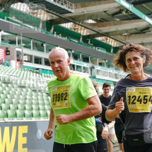 13.09.2026 - 21. swb-Marathon Bremen Michael Burmester http://msf.ph/oto/10416544 13.09.2026 10:42:16 Laufen im Stadion 10148, 10155, 10163, 10247, 10303, 10313, 10330, 10361, 10362, 10395, 10396, 10399, 10414, 10419, 10422, 10461, 10462, 10483, 10490, 10491, 10519, 10527, 10546, 10547, 10557, 10572, 10586, 10644, 10665, 10705, 10706, 10719, 10722, 10752, 10766, 10768, 10773, 10776, 10784, 10804, 10805, 10854, 10859, 10880, 10889, 10909, 10963, 10977, 11026, 11027, 11041, 11043, 11048, 11078, 11084, 11085, 11090, 11097, 11098, 11140, 11173, 11192, 11274 meine-sportfotos.de