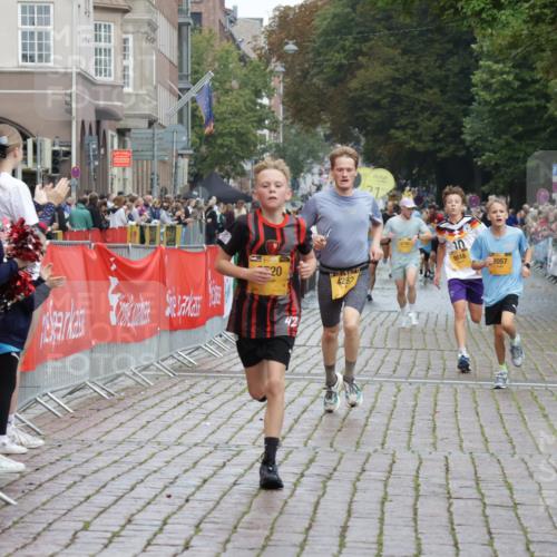 13.09.2026 - Kiel Lauf Yannick Fuchs http://msf.ph/oto/10416625 13.09.2026 09:37:40 Ziel 2057, 2720, 4252, 7827, 9518, 10220, 10656, 10778, 999, 2417, 3174, 3481, 4737, 5837, 7050, 7855, 8658, 8661, 9696, 12416, 2221, 2638, 2854, 4089, 4790, 7723, 8702, 10444, 10690, 2455, 3900, 7855 meine-sportfotos.de