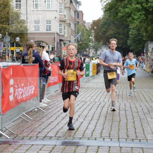 13.09.2026 - Kiel Lauf Yannick Fuchs http://msf.ph/oto/10416645 13.09.2026 09:37:41 Ziel 2057, 2720, 4252, 4790, 7827, 9518, 10220, 10656, 10778, 999, 2417, 3174, 3481, 4737, 5837, 7050, 8658, 8661, 9696, 10220, 12416, 2221, 2638, 2854, 4089, 5930, 7723, 8702, 10444, 10690, 2455, 3900, 7855 meine-sportfotos.de