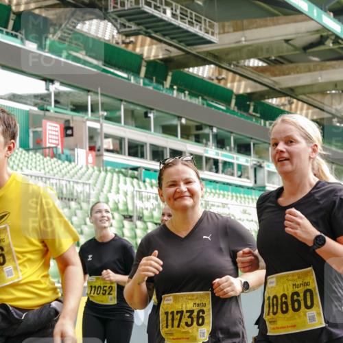 13.09.2026 - 21. swb-Marathon Bremen Michael Burmester http://msf.ph/oto/10416648 13.09.2026 10:42:19 Laufen im Stadion 10002, 10148, 10155, 10163, 10247, 10303, 10313, 10330, 10361, 10362, 10395, 10396, 10399, 10414, 10419, 10422, 10461, 10462, 10483, 10490, 10491, 10519, 10527, 10546, 10547, 10557, 10572, 10586, 10644, 10665, 10705, 10706, 10719, 10722, 10752, 10766, 10768, 10773, 10776, 10784, 10804, 10805, 10854, 10859, 10880, 10889, 10909, 10963, 10977, 11026, 11027, 11041, 11043, 11048, 11078, 11084, 11085, 11090, 11097, 11098, 11140, 11173, 11192, 11274 meine-sportfotos.de