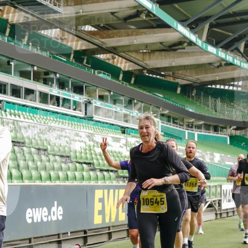 13.09.2026 - 21. swb-Marathon Bremen Michael Burmester http://msf.ph/oto/10416842 13.09.2026 10:42:23 Laufen im Stadion 10002, 10148, 10155, 10163, 10247, 10303, 10313, 10330, 10361, 10362, 10395, 10396, 10399, 10414, 10419, 10422, 10461, 10462, 10483, 10490, 10491, 10519, 10527, 10546, 10547, 10557, 10572, 10586, 10644, 10665, 10705, 10706, 10719, 10722, 10752, 10766, 10768, 10773, 10776, 10784, 10804, 10805, 10854, 10859, 10880, 10889, 10909, 10963, 10977, 11026, 11027, 11041, 11043, 11048, 11078, 11084, 11085, 11090, 11097, 11098, 11140, 11173, 11192, 11274 meine-sportfotos.de