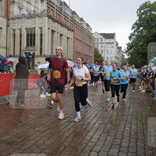 13.09.2026 - Kiel Lauf Yannick Fuchs http://msf.ph/oto/10416914 13.09.2026 10:48:55 Ziel 73, 439, 598, 727, 966, 1185, 1455, 2383, 3158, 3496, 3631, 3795, 3916, 4528, 4809, 5074, 5228, 5803, 6046, 6050, 6087, 6376, 6623, 6745, 7789, 7906, 7999, 8271, 8342, 8345, 8377, 8570, 8891, 9031, 10190, 10546, 11879, 12064, 12527, 12582, 12759, 147, 170, 376, 418, 472, 473, 854, 1161, 1322, 1564, 1763, 1818, 1930, 2011, 2042, 2649, 2956, 3031, 3272, 3402, 3613, 3631, 3773, 3845, 4201, 4510, 4511, 4753, 5246, 5546, 5655 meine-sportfotos.de