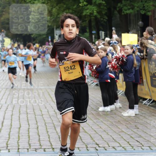 13.09.2026 - Kiel Lauf Yannick Fuchs http://msf.ph/oto/10416972 13.09.2026 09:38:11 Ziel 152, 235, 836, 1487, 2408, 5242, 5534, 5930, 6277, 7459, 12613, 2057, 2221, 2638, 2720, 2854, 4089, 4252, 4790, 5930, 7723, 8702, 9518, 10444, 10690, 1806, 1946, 2480, 2903, 3315, 3344, 4043, 9825, 11351, 7050, 7827, 10220, 10656, 10778 meine-sportfotos.de