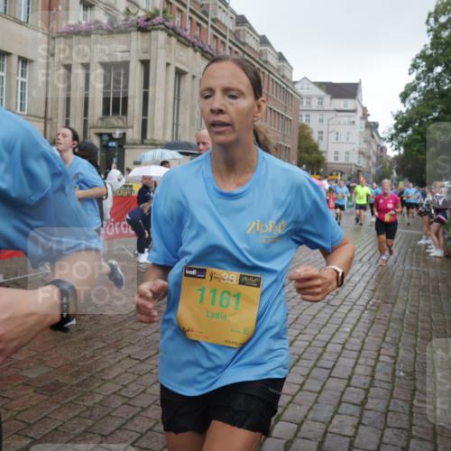 13.09.2026 - Kiel Lauf Yannick Fuchs http://msf.ph/oto/10417000 13.09.2026 10:49:01 Ziel 73, 439, 598, 966, 1087, 1185, 1483, 1732, 1989, 2810, 3158, 3399, 3496, 3795, 4140, 4528, 4809, 4865, 4876, 5228, 5803, 6046, 6050, 6305, 6376, 6745, 7789, 7906, 7999, 8032, 8271, 8342, 8345, 8377, 8891, 8991, 9031, 9728, 10190, 10481, 11099, 11117, 11475, 11974, 12064, 12527, 12582, 12759, 147, 170, 376, 418, 439, 472, 473, 727, 1161, 1322, 1455, 1930, 2011, 2042, 2383, 2649, 2956, 3031, 3158, 3613, 3631, 3773, 3845, 3916, 4201, 4510, 4753, 5074, 5246, 5655, 6046, 6087 meine-sportfotos.de