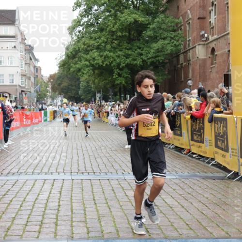 13.09.2026 - Kiel Lauf Yannick Fuchs http://msf.ph/oto/10417012 13.09.2026 09:38:12 Ziel 152, 235, 836, 1487, 2408, 5242, 5534, 6277, 7459, 12613, 2057, 2221, 2638, 2720, 2854, 4089, 4252, 4790, 5930, 7723, 8702, 9518, 10444, 10690, 1806, 1946, 2480, 2903, 3315, 3344, 4043, 9825, 11351, 2720, 7827, 10220, 10656, 10778 meine-sportfotos.de