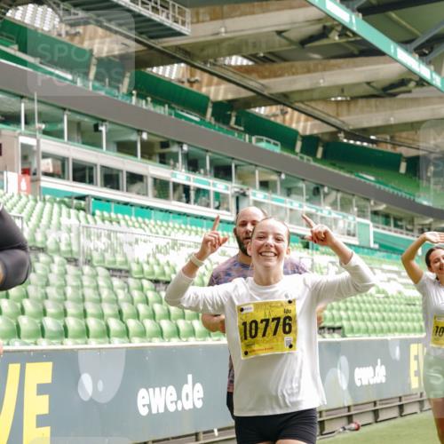 13.09.2026 - 21. swb-Marathon Bremen Michael Burmester http://msf.ph/oto/10417030 13.09.2026 10:42:28 Laufen im Stadion 10002, 10148, 10163, 10247, 10303, 10330, 10361, 10362, 10395, 10396, 10399, 10414, 10419, 10422, 10461, 10462, 10474, 10490, 10491, 10519, 10527, 10546, 10547, 10557, 10572, 10644, 10665, 10705, 10706, 10719, 10722, 10752, 10768, 10773, 10776, 10784, 10804, 10805, 10854, 10859, 10880, 10889, 10909, 10963, 10977, 11026, 11027, 11041, 11043, 11048, 11078, 11084, 11085, 11090, 11097, 11098, 11140, 11173, 11192, 11274 meine-sportfotos.de