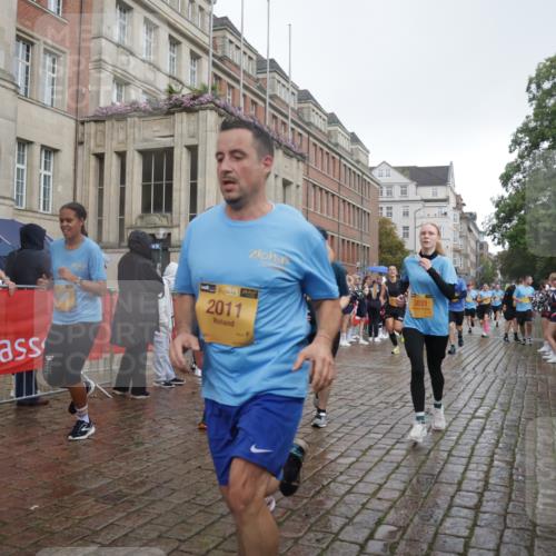 13.09.2026 - Kiel Lauf Yannick Fuchs http://msf.ph/oto/10417077 13.09.2026 10:49:06 Ziel 73, 966, 1087, 1483, 1533, 1732, 1989, 2810, 2879, 3399, 3640, 4140, 4528, 4670, 4809, 4865, 4876, 5228, 5543, 5803, 6050, 6305, 6376, 6933, 7545, 7999, 8032, 8271, 8329, 8377, 8594, 8991, 9031, 9728, 10411, 10481, 11099, 11117, 11475, 11974, 12582, 12759, 147, 170, 376, 418, 439, 472, 598, 727, 1185, 1455, 1930, 2011, 2383, 2956, 3031, 3158, 3496, 3613, 3631, 3773, 3795, 3845, 3916, 4201, 4510, 4809, 5074, 5246, 5655, 6046, 6050, 6087, 6745, 7789, 7906, 8377, 8891, 2133 meine-sportfotos.de