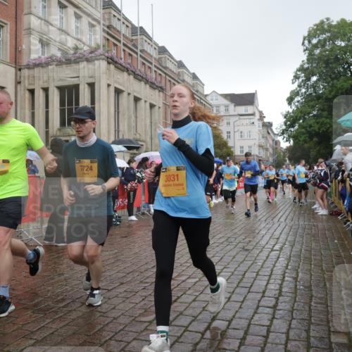 13.09.2026 - Kiel Lauf Yannick Fuchs http://msf.ph/oto/10417090 13.09.2026 10:49:07 Ziel 73, 966, 1087, 1483, 1533, 1732, 1989, 2810, 2879, 3399, 3640, 4140, 4528, 4670, 4865, 4876, 5228, 5543, 5803, 6305, 6376, 6933, 7545, 7999, 8032, 8271, 8329, 8594, 8991, 9031, 9728, 10411, 10481, 11099, 11117, 11475, 11974, 12582, 12759, 147, 170, 376, 418, 439, 472, 598, 727, 1185, 1455, 1930, 2011, 2383, 2956, 3031, 3158, 3496, 3613, 3631, 3773, 3795, 3845, 3916, 4201, 4510, 4809, 5074, 5228, 5246, 5655, 6046, 6050, 6087, 6745, 7789, 7906, 8377, 8891, 1770, 2133 meine-sportfotos.de