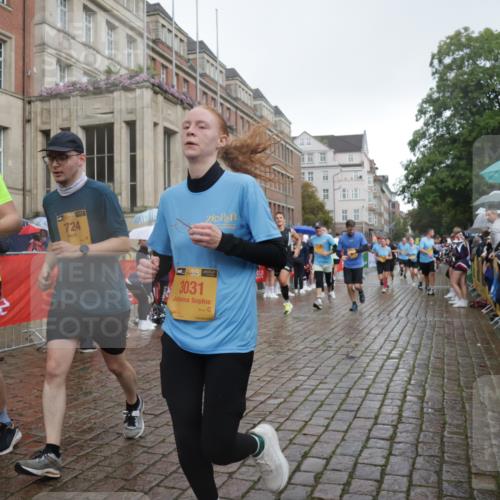 13.09.2026 - Kiel Lauf Yannick Fuchs http://msf.ph/oto/10417095 13.09.2026 10:49:07 Ziel 73, 966, 1087, 1483, 1533, 1732, 1989, 2810, 2879, 3399, 3640, 4140, 4528, 4670, 4865, 4876, 5228, 5543, 5803, 6305, 6376, 6933, 7545, 7999, 8032, 8271, 8329, 8594, 8991, 9031, 9728, 10411, 10481, 11099, 11117, 11475, 11974, 12582, 12759, 147, 170, 376, 418, 439, 472, 598, 727, 1185, 1455, 1930, 2011, 2383, 2956, 3031, 3158, 3496, 3613, 3631, 3773, 3795, 3845, 3916, 4201, 4510, 4809, 5074, 5228, 5246, 5655, 6046, 6050, 6087, 6745, 7789, 7906, 8377, 8891, 1770, 2133 meine-sportfotos.de