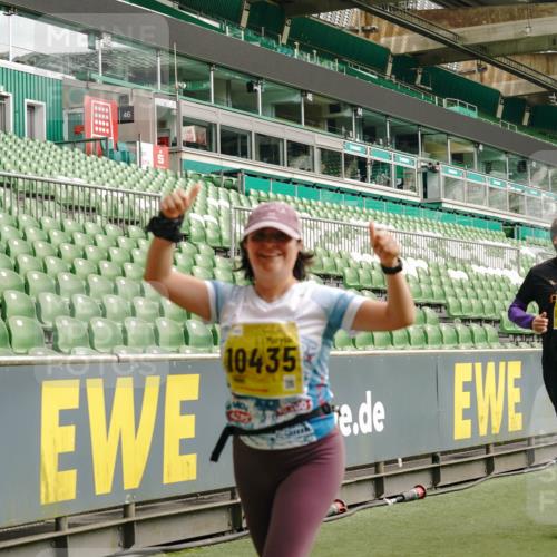 13.09.2026 - 21. swb-Marathon Bremen Michael Burmester http://msf.ph/oto/10417195 13.09.2026 10:42:31 Laufen im Stadion 10002, 10148, 10163, 10247, 10303, 10330, 10361, 10362, 10395, 10396, 10399, 10414, 10419, 10422, 10461, 10462, 10474, 10490, 10491, 10519, 10527, 10546, 10547, 10557, 10572, 10644, 10665, 10705, 10719, 10722, 10752, 10768, 10773, 10776, 10784, 10804, 10805, 10854, 10859, 10880, 10889, 10909, 10963, 10977, 11026, 11027, 11041, 11043, 11048, 11078, 11084, 11085, 11090, 11097, 11098, 11140, 11173, 11192, 11274 meine-sportfotos.de