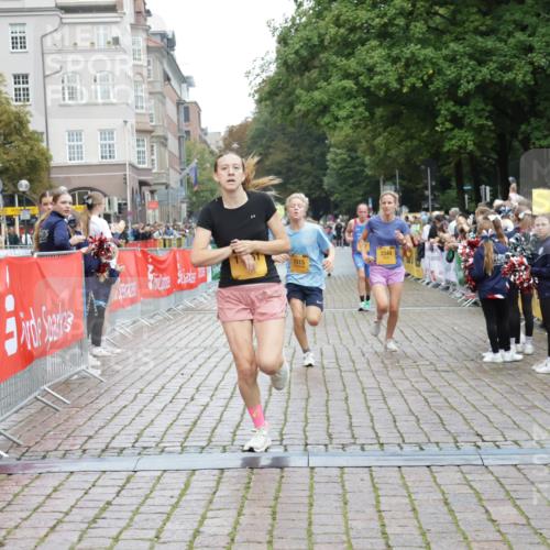 13.09.2026 - Kiel Lauf Yannick Fuchs http://msf.ph/oto/10417214 13.09.2026 09:38:25 Ziel 1806, 1946, 2480, 2903, 3315, 3344, 4043, 9825, 11351, 152, 235, 836, 1487, 2221, 2408, 2638, 2854, 4089, 5242, 5534, 5930, 6277, 7459, 7723, 8702, 10444, 10690, 12613, 3814, 4518, 4975, 6989, 8482, 9759, 10415, 2057, 2221, 2638, 4790, 9518 meine-sportfotos.de