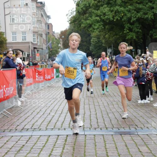13.09.2026 - Kiel Lauf Yannick Fuchs http://msf.ph/oto/10417256 13.09.2026 09:38:27 Ziel 1806, 1946, 2480, 2903, 3315, 3344, 4043, 9825, 11351, 152, 235, 836, 1487, 2221, 2408, 2638, 2854, 4089, 5242, 5534, 5930, 6277, 7459, 7723, 8702, 10444, 10690, 12613, 3814, 4518, 4975, 6989, 7747, 8482, 9759, 10415, 2221, 2638, 4790, 10690 meine-sportfotos.de
