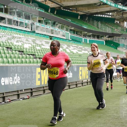13.09.2026 - 21. swb-Marathon Bremen Michael Burmester http://msf.ph/oto/10417284 13.09.2026 10:42:35 Laufen im Stadion 10002, 10148, 10163, 10247, 10303, 10330, 10361, 10362, 10395, 10396, 10399, 10414, 10419, 10422, 10461, 10462, 10474, 10490, 10491, 10519, 10527, 10546, 10547, 10557, 10572, 10644, 10665, 10705, 10719, 10722, 10752, 10773, 10776, 10784, 10804, 10805, 10854, 10859, 10880, 10889, 10909, 10963, 10977, 11026, 11027, 11041, 11043, 11048, 11078, 11084, 11085, 11090, 11097, 11098, 11140, 11173, 11192, 11274 meine-sportfotos.de