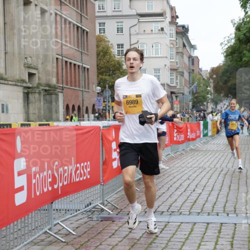 13.09.2026 - Kiel Lauf Yannick Fuchs http://msf.ph/oto/10417350 13.09.2026 09:38:35 Ziel 1806, 3315, 3344, 3814, 4043, 4518, 4975, 6989, 9825, 152, 235, 836, 1487, 1946, 2408, 2480, 2903, 3315, 5242, 5534, 5930, 6277, 7459, 11351, 12613, 682, 4314, 7747, 8313, 8482, 9759, 9838, 10415, 10894, 2408, 2638, 2854, 4089, 5930, 7723, 8702, 10444, 10690 meine-sportfotos.de