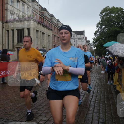 13.09.2026 - Kiel Lauf Yannick Fuchs http://msf.ph/oto/10417494 13.09.2026 10:49:35 Ziel 959, 1770, 2133, 2167, 2668, 2705, 3259, 3528, 3979, 4049, 5054, 5179, 5651, 5741, 6034, 6292, 6321, 6339, 6877, 6972, 7295, 7311, 7978, 8263, 8717, 9040, 9469, 10037, 10191, 10204, 10516, 11880, 12180, 12515, 810, 1087, 1483, 1533, 1732, 1989, 2010, 2051, 2074, 2133, 2810, 2879, 3399, 3523, 3640, 3895, 4140, 4169, 4206, 4528, 4599, 4670, 4815, 4865, 4876, 4937, 5480, 5543, 5614, 6305, 6855, 6933, 7182, 7545, 8032, 8271, 8329, 8594, 73 meine-sportfotos.de