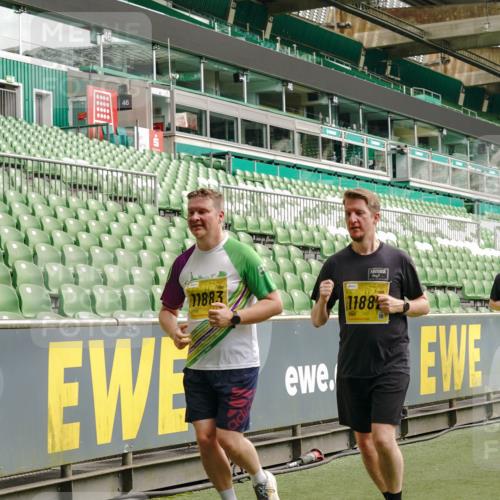 13.09.2026 - 21. swb-Marathon Bremen Michael Burmester http://msf.ph/oto/10417551 13.09.2026 10:42:43 Laufen im Stadion 10002, 10004, 10005, 10148, 10163, 10247, 10271, 10303, 10330, 10361, 10362, 10395, 10396, 10402, 10422, 10461, 10462, 10474, 10490, 10491, 10519, 10546, 10547, 10557, 10572, 10665, 10705, 10719, 10722, 10752, 10773, 10776, 10784, 10805, 10854, 10859, 10880, 10889, 10909, 10963, 10977, 11026, 11027, 11041, 11043, 11048, 11078, 11084, 11085, 11090, 11097, 11098, 11140, 11173, 11192, 11274, 11482 meine-sportfotos.de