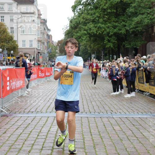 13.09.2026 - Kiel Lauf Yannick Fuchs http://msf.ph/oto/10417560 13.09.2026 09:38:51 Ziel 682, 4314, 7747, 8313, 8482, 9759, 9838, 10415, 10894, 1806, 1946, 2480, 2903, 3315, 3344, 3814, 4043, 4518, 4975, 6989, 8482, 9825, 11351, 20, 1702, 1927, 8943, 12496, 152, 1487, 2903, 5242, 6277 meine-sportfotos.de