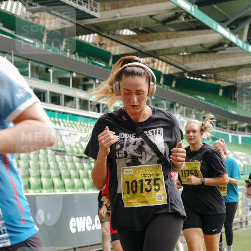 13.09.2026 - 21. swb-Marathon Bremen Michael Burmester http://msf.ph/oto/10417594 13.09.2026 10:42:44 Laufen im Stadion 10002, 10004, 10005, 10148, 10163, 10271, 10303, 10330, 10361, 10362, 10395, 10396, 10402, 10422, 10461, 10462, 10474, 10490, 10491, 10519, 10546, 10547, 10557, 10572, 10665, 10705, 10719, 10722, 10752, 10773, 10776, 10784, 10805, 10854, 10859, 10880, 10889, 10909, 10963, 10977, 11026, 11027, 11041, 11043, 11078, 11084, 11085, 11090, 11097, 11098, 11140, 11173, 11192, 11274, 11482 meine-sportfotos.de