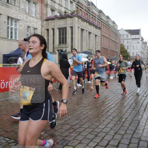 13.09.2026 - Kiel Lauf Yannick Fuchs http://msf.ph/oto/10417598 13.09.2026 10:49:41 Ziel 1388, 2167, 2245, 2668, 3259, 3294, 3311, 3508, 3979, 4049, 5179, 5651, 5849, 6024, 6157, 6292, 6321, 6339, 6877, 7011, 7311, 8263, 8644, 8717, 9037, 9107, 9275, 9469, 10037, 10191, 10204, 10516, 11354, 11880, 12180, 12378, 12410, 12515, 810, 959, 1483, 1533, 1732, 1770, 1989, 2010, 2051, 2074, 2133, 2705, 2879, 3523, 3528, 3640, 3895, 4169, 4206, 4599, 4670, 4815, 4865, 4876, 4937, 5054, 5480, 5543, 5614, 5741, 6034, 6321, 6855, 6933, 7182, 7545, 8329, 8594, 1533 meine-sportfotos.de