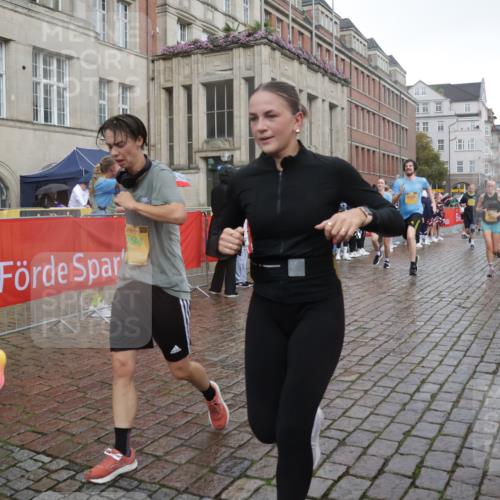 13.09.2026 - Kiel Lauf Yannick Fuchs http://msf.ph/oto/10417628 13.09.2026 10:49:43 Ziel 1388, 2167, 2245, 2668, 3008, 3164, 3294, 3311, 3459, 3508, 3979, 4049, 5179, 5350, 5370, 5651, 5849, 6024, 6157, 6292, 6339, 6827, 6877, 7011, 7311, 8263, 8644, 8717, 8977, 9037, 9107, 9275, 10037, 10191, 10204, 10703, 11354, 11880, 12378, 12410, 810, 959, 1533, 1770, 2010, 2051, 2074, 2133, 2705, 2879, 3259, 3523, 3528, 3895, 4169, 4206, 4599, 4670, 4815, 4937, 5054, 5480, 5543, 5614, 5741, 6034, 6321, 6855, 6933, 7182, 7545, 8329, 8594, 1533 meine-sportfotos.de