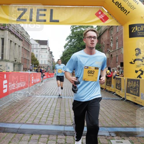 13.09.2026 - Kiel Lauf Yannick Fuchs http://msf.ph/oto/10417674 13.09.2026 09:38:59 Ziel 682, 1702, 4314, 8313, 8943, 9838, 1806, 3315, 3344, 3814, 4043, 4518, 4975, 6989, 7747, 8482, 9759, 9825, 10415, 10894, 11351, 20, 1927, 5272, 5398, 5869, 7216, 7431, 12496, 12682, 12833, 1946, 2480, 2903, 3315, 3344, 11351 meine-sportfotos.de