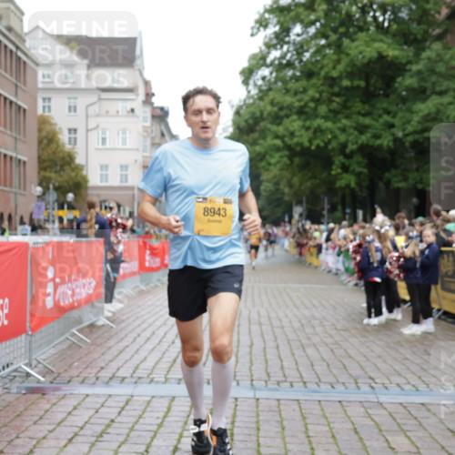 13.09.2026 - Kiel Lauf Yannick Fuchs http://msf.ph/oto/10417691 13.09.2026 09:39:00 Ziel 682, 1702, 1927, 4314, 8313, 8943, 9838, 1806, 3315, 3344, 3814, 4043, 4518, 4975, 6989, 7747, 8482, 9759, 9825, 10415, 10894, 20, 5272, 5398, 5869, 7216, 7431, 12496, 12682, 12833, 1946, 2480, 2903, 3315, 3344, 9825, 11351 meine-sportfotos.de