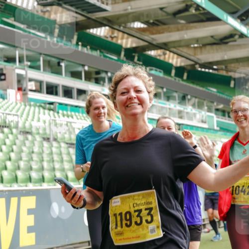 13.09.2026 - 21. swb-Marathon Bremen Michael Burmester http://msf.ph/oto/10417722 13.09.2026 10:42:47 Laufen im Stadion 10002, 10004, 10005, 10148, 10271, 10303, 10330, 10361, 10362, 10395, 10396, 10402, 10422, 10461, 10462, 10474, 10490, 10491, 10519, 10546, 10547, 10557, 10572, 10665, 10705, 10719, 10722, 10752, 10773, 10776, 10784, 10805, 10854, 10859, 10880, 10889, 10899, 10909, 10963, 10977, 11026, 11027, 11041, 11078, 11084, 11085, 11090, 11097, 11098, 11140, 11173, 11192, 11217, 11264, 11274, 11461, 11482 meine-sportfotos.de