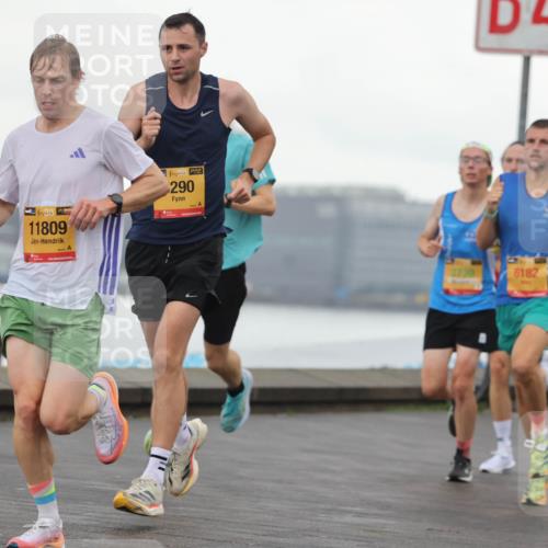 13.09.2026 - Kiel Lauf Andreas Tolksdorf http://msf.ph/oto/10417732 13.09.2026 10:56:46 Kiellinie 11809, 38, 290, 4, 6182, 6549 meine-sportfotos.de