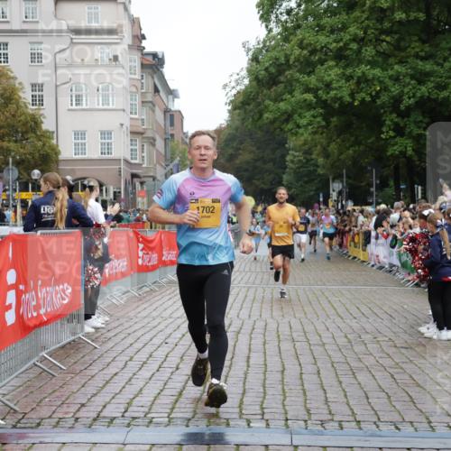 13.09.2026 - Kiel Lauf Yannick Fuchs http://msf.ph/oto/10417736 13.09.2026 09:39:04 Ziel 20, 682, 1702, 1927, 8943, 9838, 1806, 3814, 4043, 4314, 4518, 4975, 6989, 7747, 8313, 8482, 9759, 9838, 10415, 10894, 5272, 5398, 5869, 7216, 7431, 12496, 12682, 12833, 1806, 3315, 3344, 4043, 9825, 11351 meine-sportfotos.de