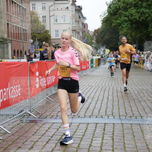 13.09.2026 - Kiel Lauf Yannick Fuchs http://msf.ph/oto/10417763 13.09.2026 09:39:07 Ziel 20, 1702, 1927, 8943, 12496, 682, 3814, 4314, 4518, 4975, 6989, 7747, 8313, 8482, 8943, 9759, 9838, 10415, 10894, 3522, 4104, 5272, 5398, 5869, 7216, 7431, 8591, 12682, 12833, 1806, 3315, 3344, 4043, 4518, 6989, 9825 meine-sportfotos.de