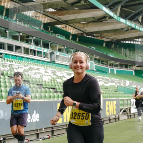 13.09.2026 - 21. swb-Marathon Bremen Michael Burmester http://msf.ph/oto/10417786 13.09.2026 10:42:49 Laufen im Stadion 10002, 10004, 10005, 10148, 10271, 10303, 10330, 10361, 10362, 10395, 10396, 10402, 10422, 10461, 10462, 10474, 10490, 10491, 10519, 10546, 10547, 10557, 10572, 10665, 10705, 10719, 10722, 10752, 10773, 10776, 10784, 10805, 10854, 10859, 10880, 10889, 10899, 10900, 10909, 10963, 10977, 11026, 11027, 11041, 11078, 11084, 11085, 11090, 11097, 11098, 11140, 11173, 11192, 11217, 11264, 11274, 11456, 11461, 11482 meine-sportfotos.de