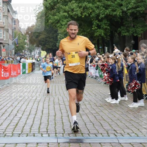 13.09.2026 - Kiel Lauf Yannick Fuchs http://msf.ph/oto/10417791 13.09.2026 09:39:08 Ziel 20, 1702, 1927, 12496, 12682, 682, 3814, 4314, 4518, 4975, 6989, 7747, 8313, 8482, 8943, 9759, 9838, 10415, 10894, 3522, 4104, 5272, 5398, 5869, 7216, 7431, 8591, 8807, 12833, 1806, 3344, 4043, 4518, 4975, 6989, 9825 meine-sportfotos.de
