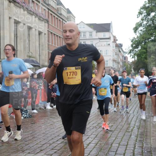 13.09.2026 - Kiel Lauf Yannick Fuchs http://msf.ph/oto/10417918 13.09.2026 10:50:02 Ziel 136, 253, 723, 1057, 1401, 1452, 2733, 2901, 3076, 4039, 4317, 4921, 5115, 5438, 5685, 5804, 6445, 7437, 8185, 8237, 8375, 8459, 8595, 8665, 10171, 10216, 10237, 10297, 10534, 10767, 11414, 11437, 11485, 11712, 11776, 12590, 12664, 12747, 959, 1388, 1770, 2167, 2245, 2668, 2705, 3008, 3164, 3259, 3294, 3311, 3459, 3508, 3528, 3979, 4049, 5054, 5179, 5350, 5370, 5651, 5741, 5849, 6024, 6034, 6157, 6292, 6321, 6339, 6827, 6830, 6831, 6877, 7011, 8237, 8644, 8977, 9037, 177 meine-sportfotos.de