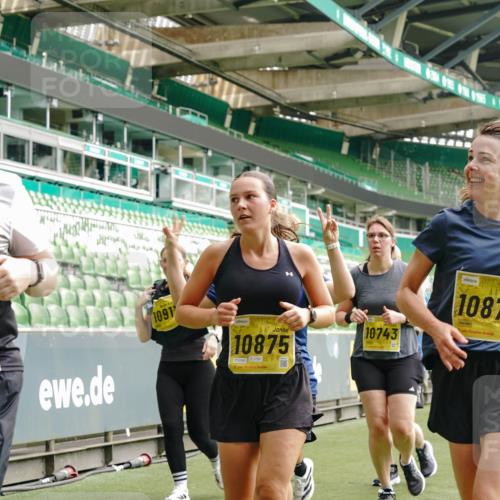 13.09.2026 - 21. swb-Marathon Bremen Michael Burmester http://msf.ph/oto/10417964 13.09.2026 10:42:54 Laufen im Stadion 10002, 10004, 10005, 10148, 10271, 10303, 10330, 10361, 10362, 10395, 10396, 10402, 10422, 10461, 10462, 10474, 10490, 10491, 10519, 10546, 10547, 10557, 10572, 10665, 10722, 10752, 10773, 10776, 10784, 10805, 10854, 10880, 10889, 10899, 10900, 10909, 10963, 10977, 11026, 11027, 11041, 11078, 11084, 11085, 11090, 11097, 11098, 11140, 11173, 11192, 11217, 11264, 11274, 11333, 11448, 11456, 11461, 11482 meine-sportfotos.de