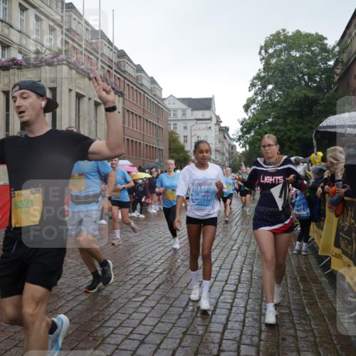 13.09.2026 - Kiel Lauf Yannick Fuchs http://msf.ph/oto/10417989 13.09.2026 10:50:05 Ziel 124, 136, 253, 723, 1057, 1401, 1452, 2709, 2733, 2901, 3076, 4317, 4714, 4921, 5115, 5438, 5685, 5804, 6445, 7788, 8185, 8375, 8459, 8665, 10171, 10216, 10237, 10297, 11437, 11485, 11776, 12590, 12664, 12747, 253, 959, 1388, 1452, 2167, 2245, 2668, 2705, 2733, 3008, 3164, 3259, 3294, 3311, 3459, 3508, 3528, 3979, 4039, 4049, 5179, 5350, 5370, 5651, 5849, 6024, 6157, 6292, 6321, 6339, 6827, 6830, 6831, 6877, 7011, 8237, 8644, 8977, 9037, 177, 3259, 6321, 8717 meine-sportfotos.de