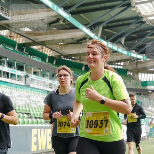 13.09.2026 - 21. swb-Marathon Bremen Michael Burmester http://msf.ph/oto/10418023 13.09.2026 10:42:56 Laufen im Stadion 10002, 10004, 10005, 10148, 10271, 10303, 10330, 10361, 10362, 10395, 10396, 10402, 10422, 10461, 10462, 10474, 10490, 10491, 10519, 10546, 10547, 10557, 10572, 10605, 10606, 10665, 10752, 10773, 10776, 10784, 10805, 10854, 10880, 10889, 10899, 10900, 10909, 10963, 10977, 11026, 11027, 11041, 11078, 11084, 11085, 11090, 11097, 11098, 11140, 11173, 11192, 11217, 11264, 11274, 11333, 11337, 11448, 11456, 11461, 11482 meine-sportfotos.de