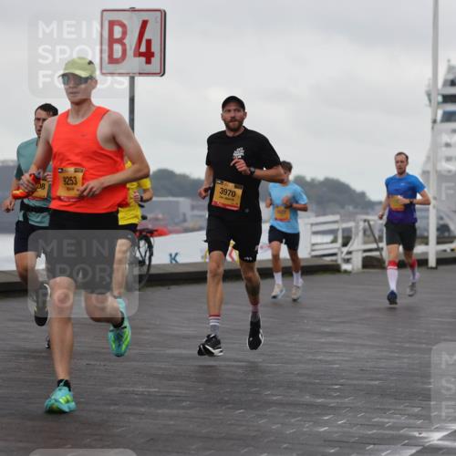 13.09.2026 - Kiel Lauf Andreas Tolksdorf http://msf.ph/oto/10418058 13.09.2026 10:56:51 Kiellinie 4, 08, 9253, 3970 meine-sportfotos.de