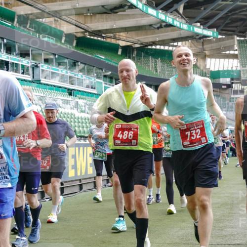 13.09.2026 - 21. swb-Marathon Bremen Michael Burmester http://msf.ph/oto/10418094 13.09.2026 13:20:26 Laufen im Stadion 333, 464, 512, 620, 704, 938, 1066, 1129, 1156, 1158, 1409, 1439, 1446, 1506, 1676, 1697, 1756, 1808, 1815, 1846, 1916, 2010, 2028, 2064, 2139, 2201, 2240, 2258, 2278, 2315, 2349, 2394, 2395, 2414, 2417, 2437, 2501, 2519, 2533, 2557, 2563, 2588, 2626, 2689, 2694, 2695, 2702, 2703, 2722, 2736, 2756, 2793, 2843, 2845, 2886, 2983, 3004, 3010, 3017, 3018, 3031, 3035, 3036, 3037, 3046, 3059, 3070, 3072, 3074, 3102, 3116, 3139, 3189, 3198, 3243, 3263, 3264, 3310, 3315 meine-sportfotos.de