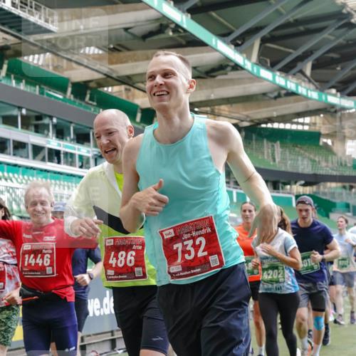 13.09.2026 - 21. swb-Marathon Bremen Michael Burmester http://msf.ph/oto/10418131 13.09.2026 13:20:27 Laufen im Stadion 333, 464, 512, 620, 704, 938, 1066, 1129, 1156, 1158, 1409, 1439, 1446, 1506, 1676, 1697, 1756, 1808, 1815, 1846, 1916, 2010, 2028, 2064, 2139, 2201, 2240, 2258, 2278, 2315, 2349, 2394, 2395, 2414, 2417, 2437, 2501, 2519, 2533, 2557, 2563, 2588, 2626, 2689, 2694, 2695, 2702, 2703, 2722, 2736, 2756, 2793, 2843, 2886, 2983, 3004, 3010, 3017, 3018, 3031, 3035, 3036, 3037, 3046, 3059, 3070, 3072, 3074, 3102, 3116, 3139, 3189, 3198, 3243, 3263, 3264, 3310, 3315 meine-sportfotos.de
