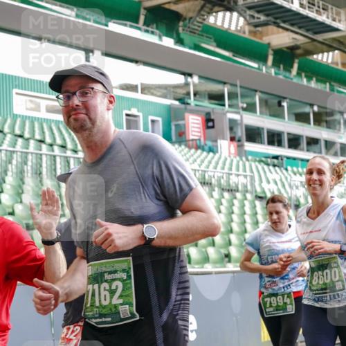 13.09.2026 - 21. swb-Marathon Bremen Michael Burmester http://msf.ph/oto/10418183 13.09.2026 13:20:29 Laufen im Stadion 333, 464, 512, 620, 704, 938, 1066, 1129, 1156, 1158, 1409, 1439, 1446, 1676, 1697, 1756, 1808, 1815, 1846, 1916, 2010, 2028, 2064, 2139, 2201, 2240, 2258, 2278, 2315, 2349, 2394, 2395, 2414, 2417, 2437, 2501, 2519, 2533, 2563, 2588, 2626, 2689, 2694, 2695, 2702, 2703, 2722, 2736, 2756, 2793, 2843, 2886, 2983, 3004, 3010, 3017, 3018, 3031, 3035, 3036, 3037, 3046, 3059, 3070, 3074, 3102, 3116, 3139, 3144, 3189, 3198, 3243, 3263, 3264, 3310, 3315 meine-sportfotos.de