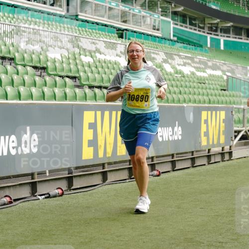 13.09.2026 - 21. swb-Marathon Bremen Michael Burmester http://msf.ph/oto/10418229 13.09.2026 10:43:04 Laufen im Stadion 10002, 10004, 10005, 10148, 10271, 10303, 10325, 10330, 10335, 10361, 10362, 10395, 10396, 10402, 10422, 10459, 10461, 10462, 10474, 10490, 10491, 10513, 10519, 10546, 10547, 10557, 10572, 10605, 10606, 10665, 10752, 10773, 10784, 10805, 10854, 10880, 10889, 10899, 10900, 10909, 10963, 10977, 11026, 11027, 11041, 11078, 11084, 11085, 11090, 11097, 11098, 11140, 11173, 11192, 11217, 11264, 11274, 11333, 11337, 11448, 11456, 11461, 11482 meine-sportfotos.de