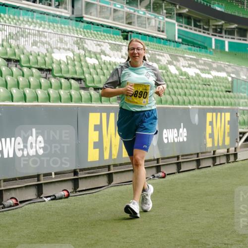 13.09.2026 - 21. swb-Marathon Bremen Michael Burmester http://msf.ph/oto/10418244 13.09.2026 10:43:04 Laufen im Stadion 10002, 10004, 10005, 10148, 10271, 10303, 10325, 10330, 10335, 10361, 10362, 10395, 10396, 10402, 10422, 10459, 10461, 10462, 10474, 10490, 10491, 10513, 10519, 10546, 10547, 10557, 10572, 10605, 10606, 10665, 10752, 10773, 10784, 10805, 10854, 10880, 10889, 10899, 10900, 10909, 10963, 10977, 11026, 11027, 11041, 11078, 11084, 11085, 11090, 11097, 11098, 11140, 11173, 11192, 11217, 11264, 11274, 11333, 11337, 11448, 11456, 11461, 11482 meine-sportfotos.de
