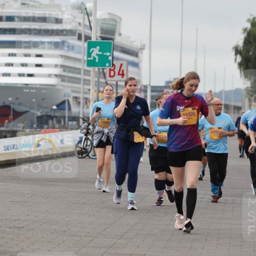 13.09.2026 - Kiel Lauf Andreas Tolksdorf http://msf.ph/oto/10418253 13.09.2026 10:08:25 Kiellinie 1305, 7298, 11926, 1055, 12370 meine-sportfotos.de